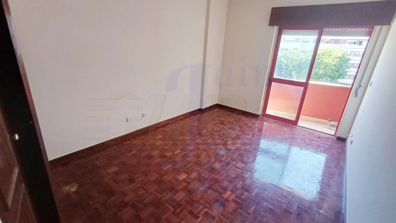 Apartamento T2 para Venda em Algueirão-Mem Martins Foto 9