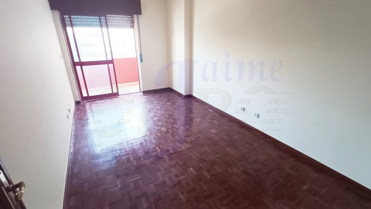 Apartamento T2 para Venda em Algueirão-Mem Martins Foto 11
