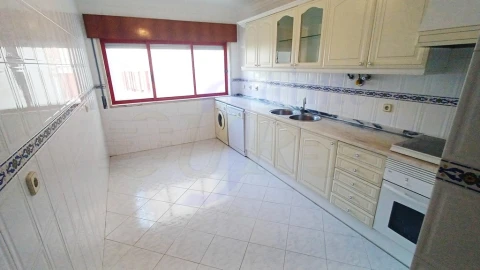 Apartamento T2 para Venda em Algueirão-Mem Martins