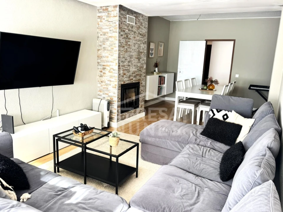 Apartamento T4 para Venda em Santiago do Cacém, Santa Cruz e São Bartolomeu da Serra Foto 1