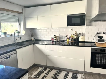 Apartamento T4 para Venda em Santiago do Cacém, Santa Cruz e São Bartolomeu da Serra
