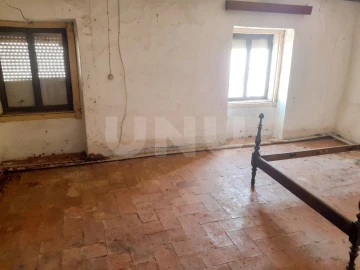 Moradia T2 para Venda em Barbacena e Vila Fernando