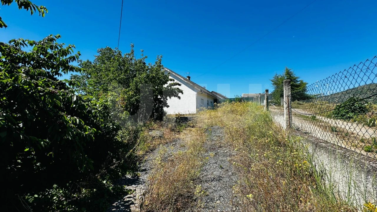 Moradia T2 para Venda em Orjais Foto 3