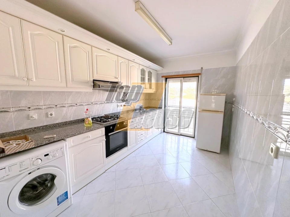 Apartamento T1 para Arrendamento em Caparica e Trafaria Foto 4