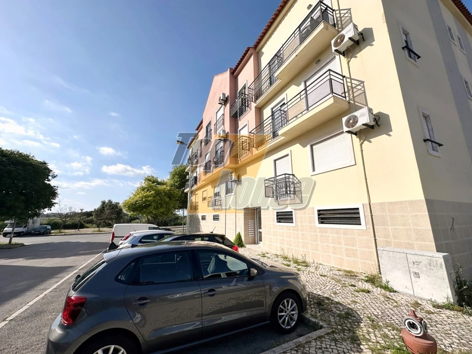 Apartamento T1 para Arrendamento em Caparica e Trafaria Foto 16