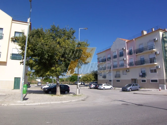 Apartamento T1 para Arrendamento em Caparica e Trafaria Foto 15