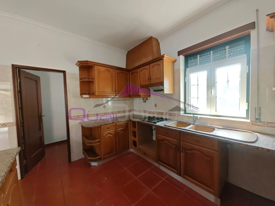 Moradia T4 para Venda em Olaia e Paço Foto 3