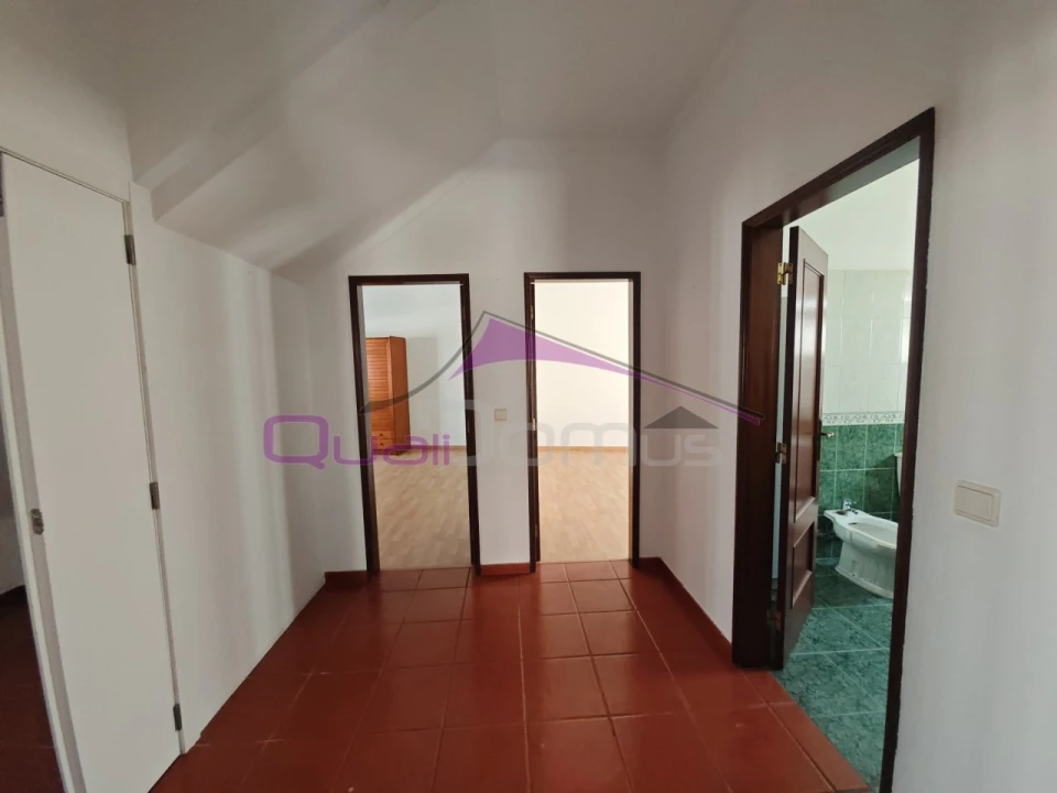Moradia T4 para Venda em Olaia e Paço Foto 7