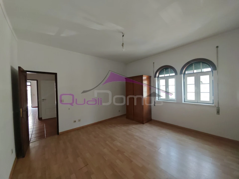 Moradia T4 para Venda em Olaia e Paço Foto 9