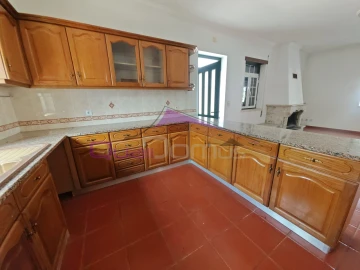 Moradia T4 para Venda em Olaia e Paço