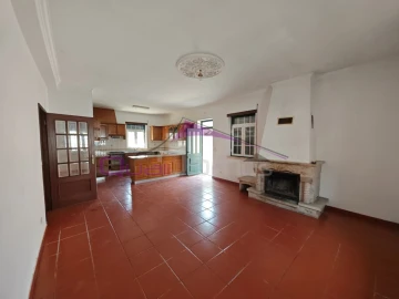 Moradia T4 para Venda em Olaia e Paço