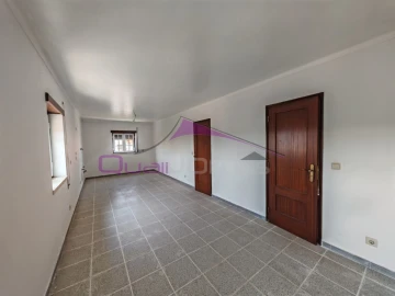 Moradia T4 para Venda em Olaia e Paço