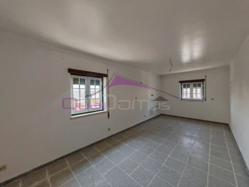 Moradia T4 para Venda em Olaia e Paço
