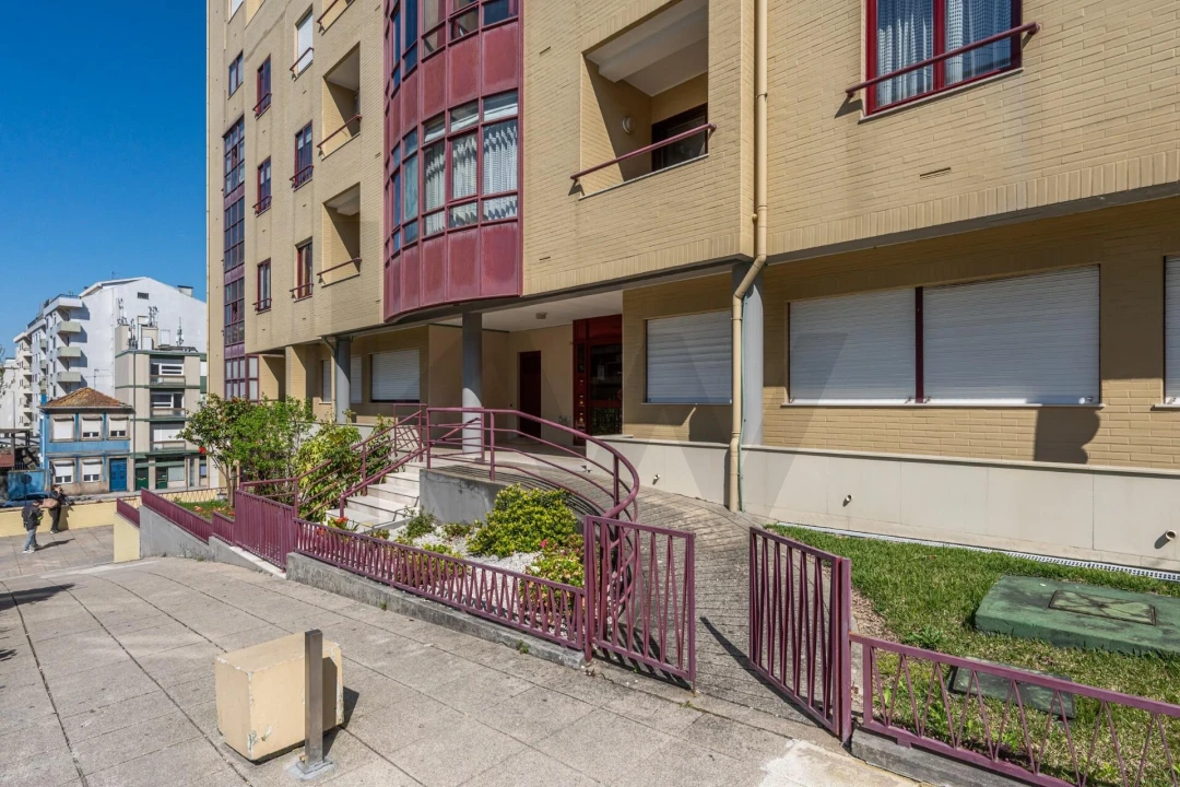 Apartamento T3 para Venda em Paranhos Foto 3