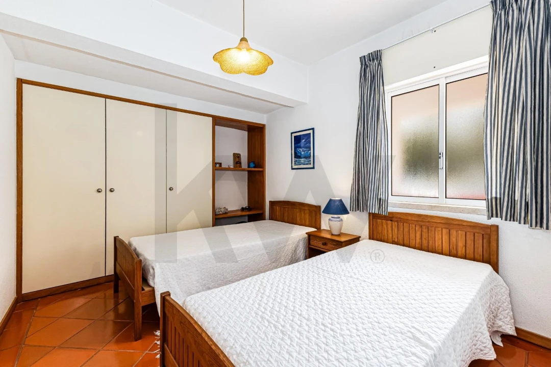 Apartamento T2 para Venda em Quarteira Foto 6