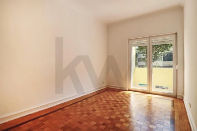 Apartamento T4 para Arrendamento em Carcavelos e Parede