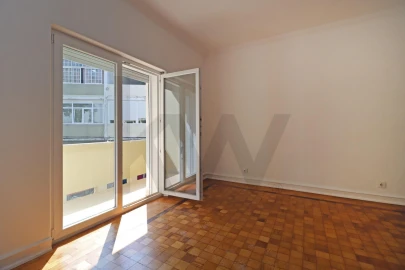 Apartamento T4 para Arrendamento em Carcavelos e Parede