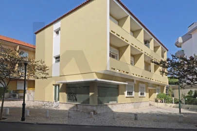 Apartamento T4 para Arrendamento em Carcavelos e Parede