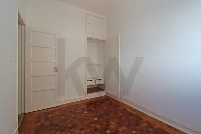 Apartamento T4 para Arrendamento em Carcavelos e Parede