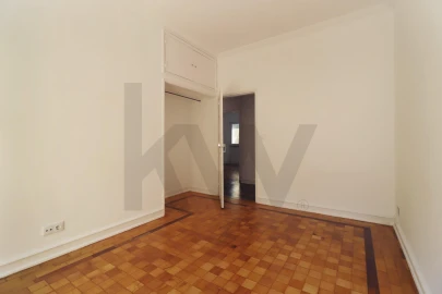 Apartamento T4 para Arrendamento em Carcavelos e Parede