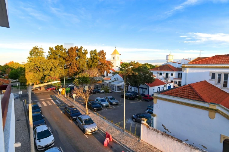Apartamento T3 para Arrendamento em Benavente Foto 6