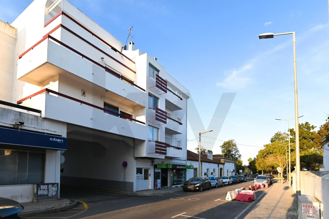 Apartamento T3 para Arrendamento em Benavente Foto 2