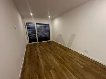 Moradia T3 para Venda em Charneca de Caparica e Sobreda