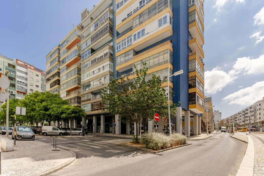 Apartamento T4 para Venda em Almada, Cova da Piedade, Pragal e Cacilhas Foto 2