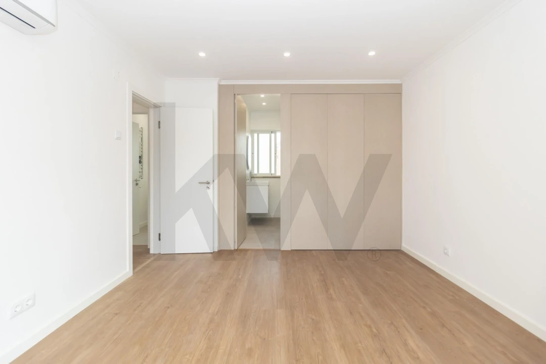 Apartamento T3 para Venda em Almada, Cova da Piedade, Pragal e Cacilhas Foto 27