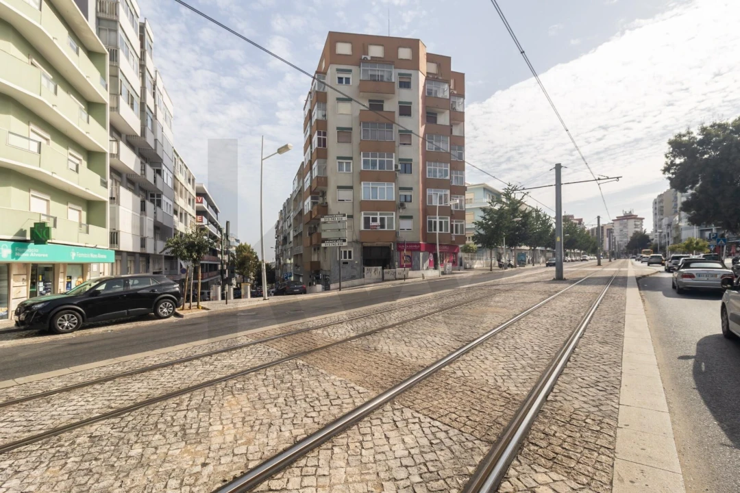 Apartamento T3 para Venda em Almada, Cova da Piedade, Pragal e Cacilhas Foto 56