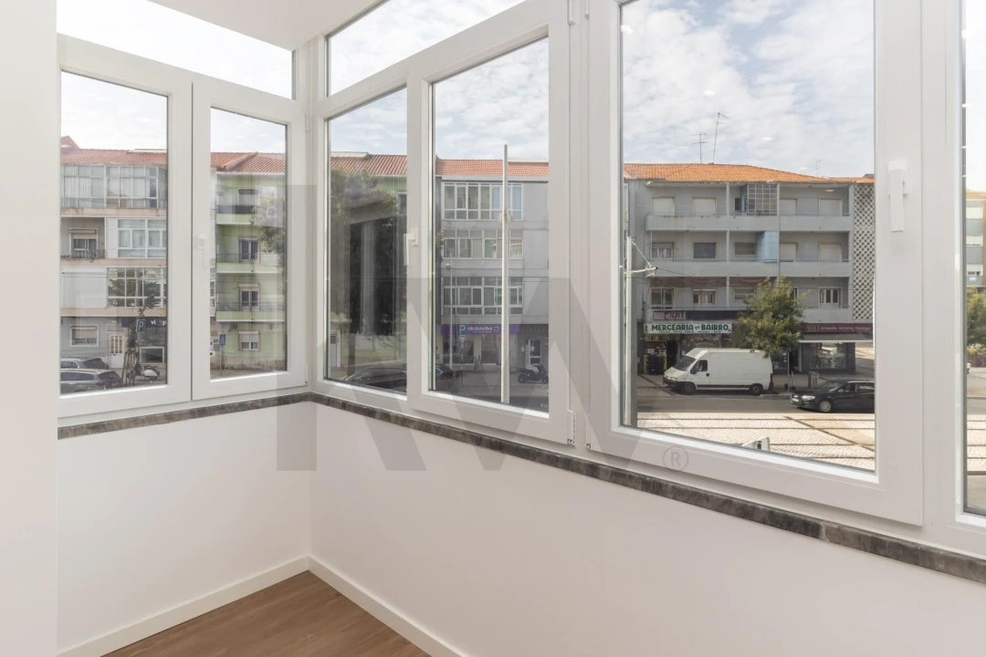 Apartamento T3 para Venda em Almada, Cova da Piedade, Pragal e Cacilhas Foto 9