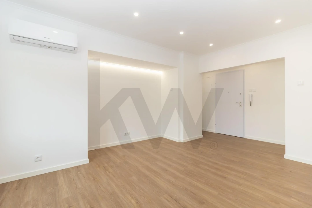 Apartamento T3 para Venda em Almada, Cova da Piedade, Pragal e Cacilhas Foto 32