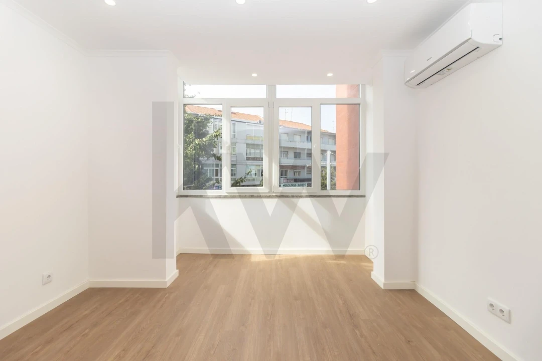 Apartamento T3 para Venda em Almada, Cova da Piedade, Pragal e Cacilhas Foto 2