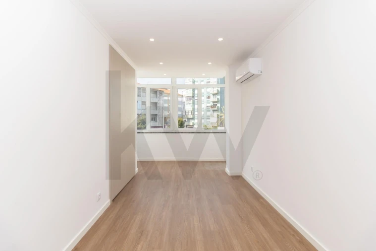 Apartamento T3 para Venda em Almada, Cova da Piedade, Pragal e Cacilhas Foto 30