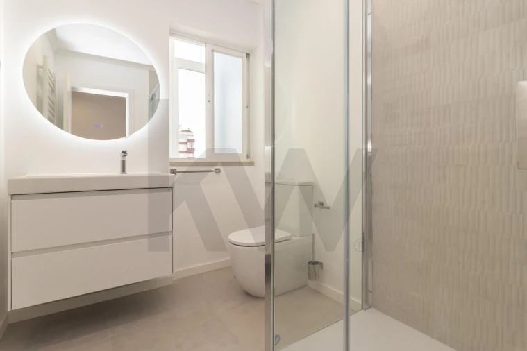 Apartamento T3 para Venda em Almada, Cova da Piedade, Pragal e Cacilhas Foto 37
