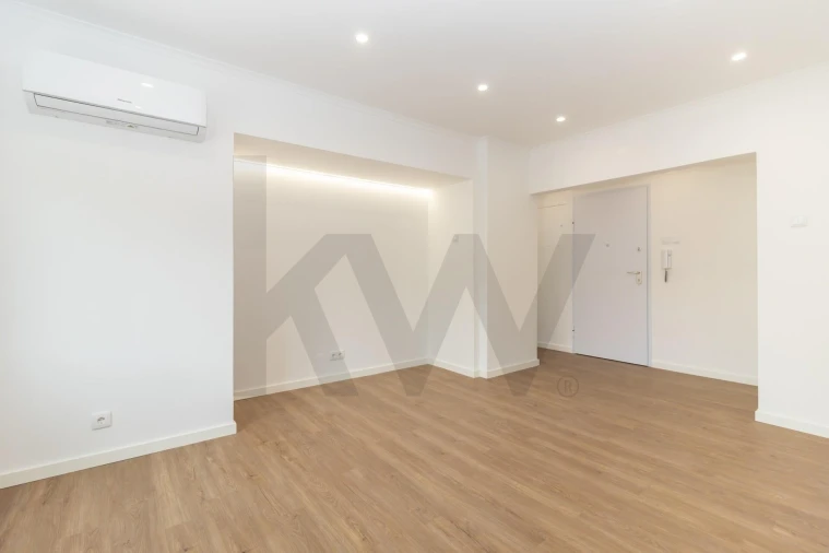 Apartamento T3 para Venda em Almada, Cova da Piedade, Pragal e Cacilhas Foto 32