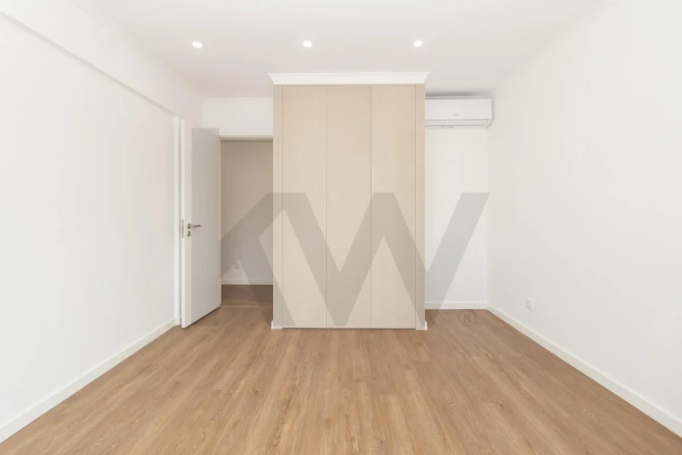Apartamento T3 para Venda em Almada, Cova da Piedade, Pragal e Cacilhas Foto 28