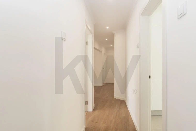 Apartamento T3 para Venda em Almada, Cova da Piedade, Pragal e Cacilhas Foto 23