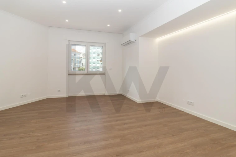Apartamento T3 para Venda em Almada, Cova da Piedade, Pragal e Cacilhas Foto 7