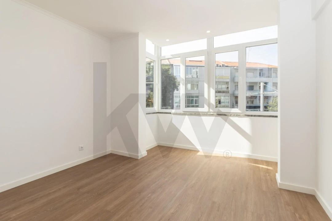 Apartamento T3 para Venda em Almada, Cova da Piedade, Pragal e Cacilhas Foto 8