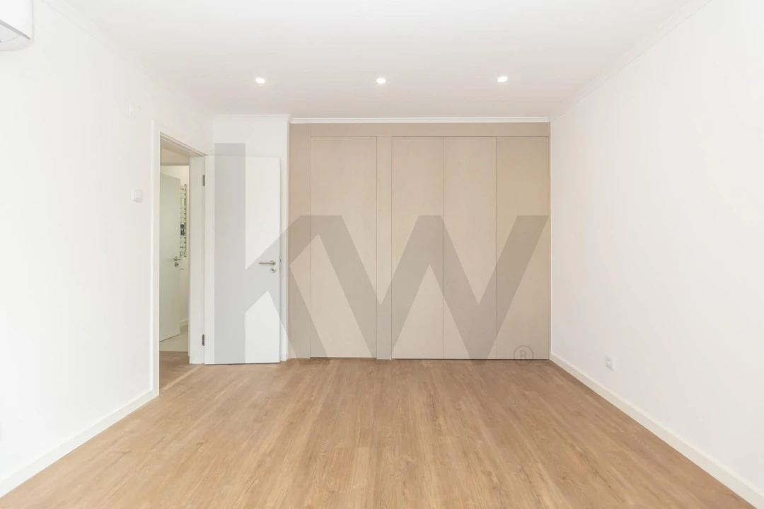 Apartamento T3 para Venda em Almada, Cova da Piedade, Pragal e Cacilhas Foto 26