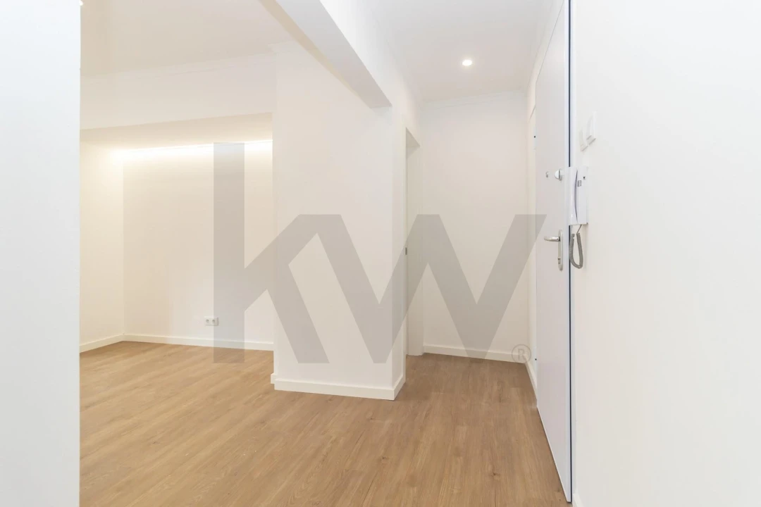 Apartamento T3 para Venda em Almada, Cova da Piedade, Pragal e Cacilhas Foto 24