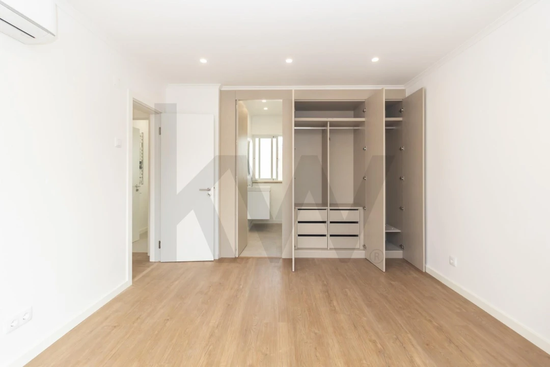Apartamento T3 para Venda em Almada, Cova da Piedade, Pragal e Cacilhas Foto 5