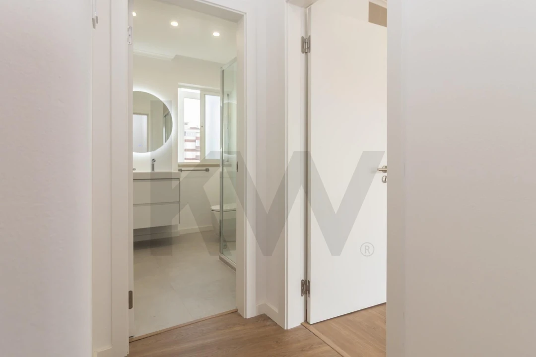 Apartamento T3 para Venda em Almada, Cova da Piedade, Pragal e Cacilhas Foto 35