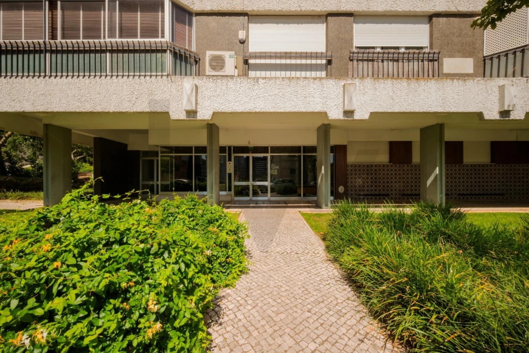 Apartamento T3 para Arrendamento em Algés, Linda-A-Velha e Cruz Quebrada-Dafundo Foto 37