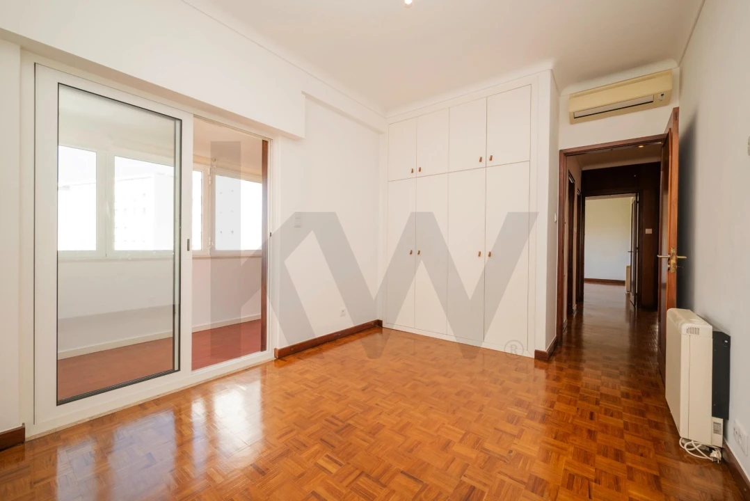 Apartamento T3 para Arrendamento em Algés, Linda-A-Velha e Cruz Quebrada-Dafundo Foto 17