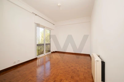 Apartamento T3 para Arrendamento em Algés, Linda-A-Velha e Cruz Quebrada-Dafundo