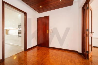Apartamento T3 para Arrendamento em Algés, Linda-A-Velha e Cruz Quebrada-Dafundo