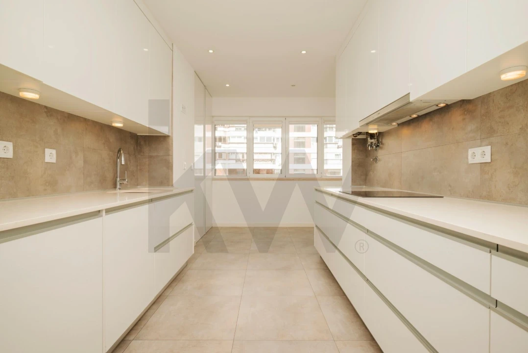 Apartamento T3 para Arrendamento em Algés, Linda-A-Velha e Cruz Quebrada-Dafundo Foto 27