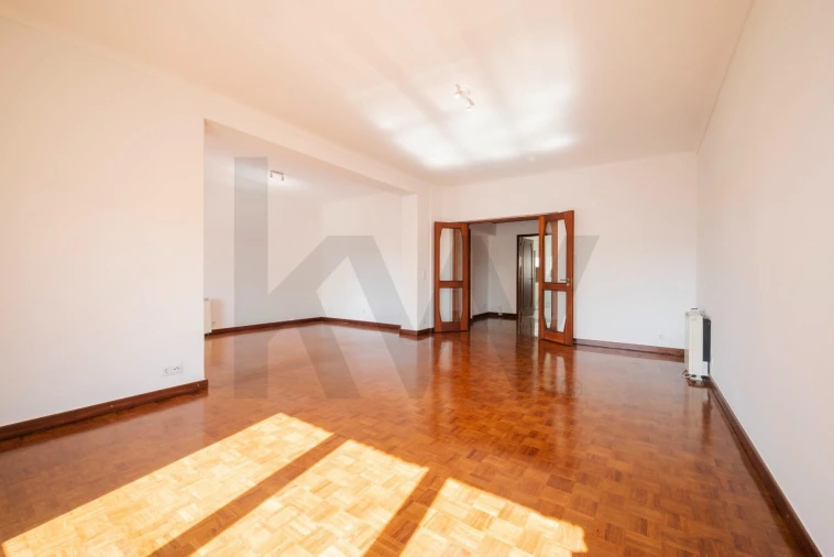 Apartamento T3 para Arrendamento em Algés, Linda-A-Velha e Cruz Quebrada-Dafundo Foto 5